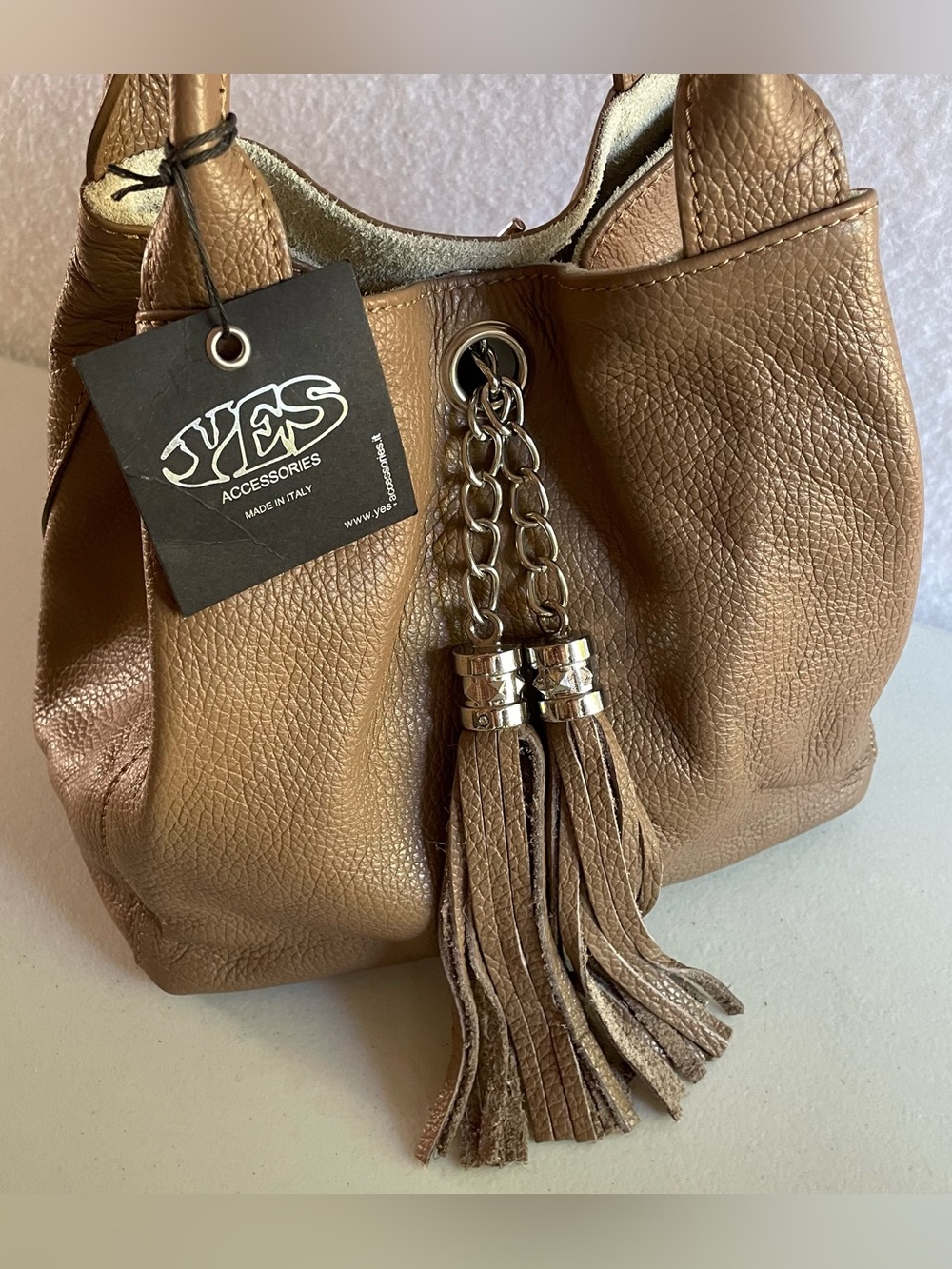🔥 NWT Brown Pebbled Italian Leather Shoulder Bag Yes Accessories Tassel Hobo - Picture 3 of 14
